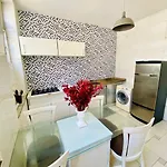 Casarao De 2 Quartos Proximo Ao Maracana