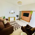 Casarao De 2 Quartos Proximo Ao Maracana